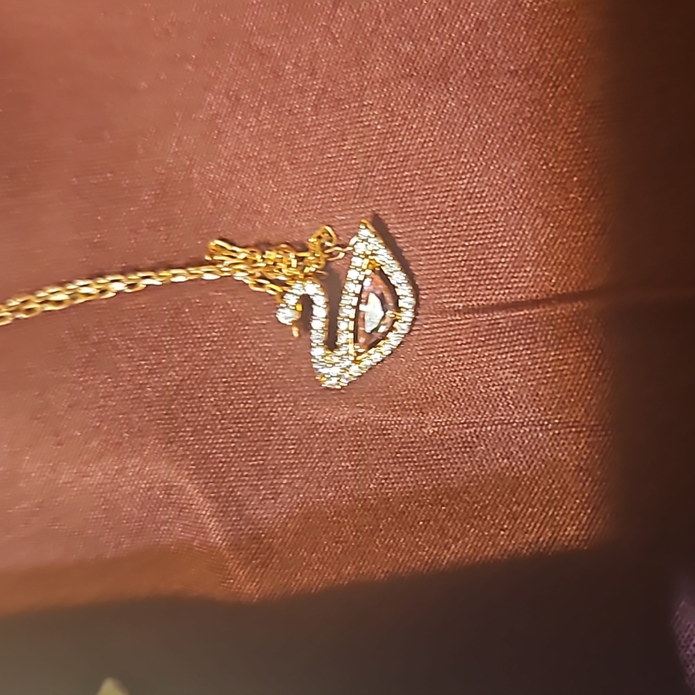 Swarovski swan pendant necklace